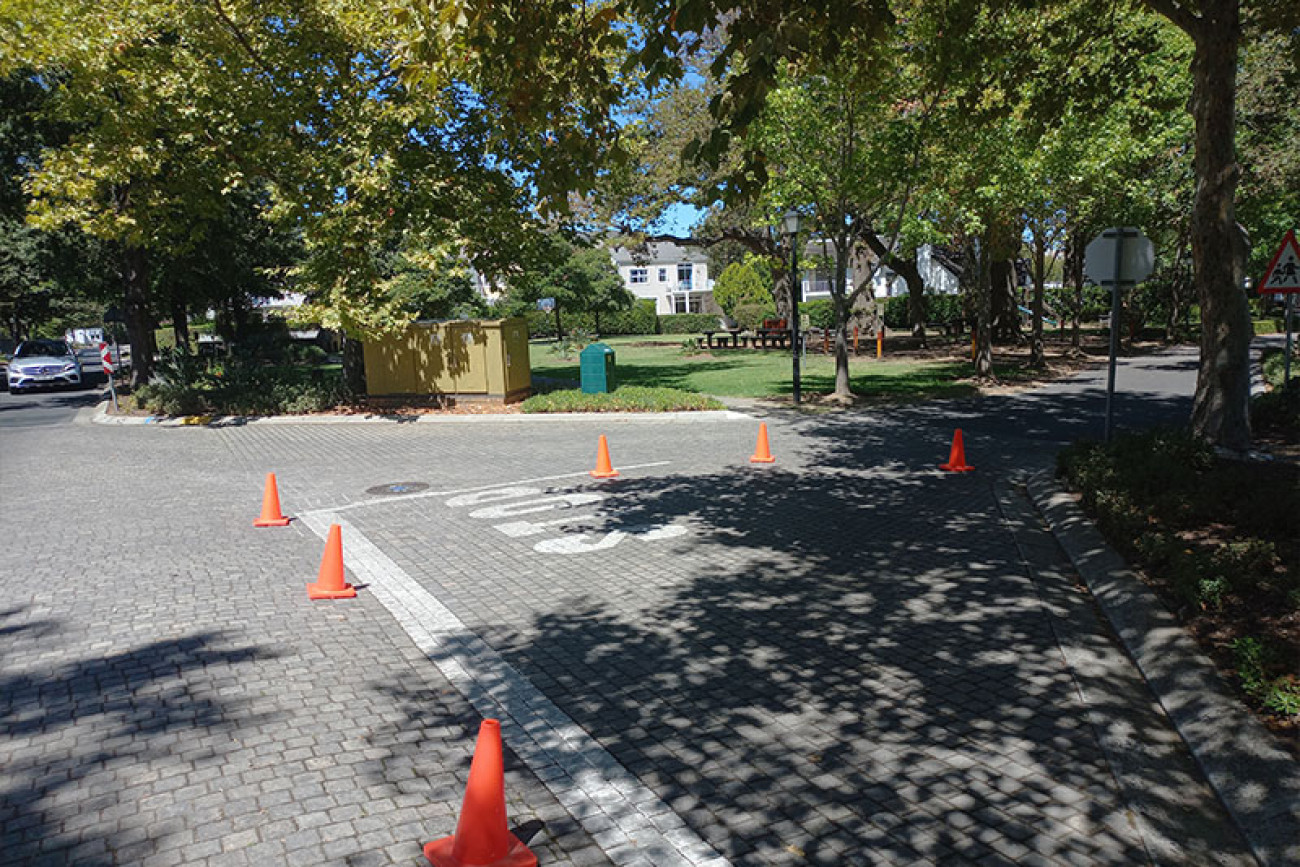 Erinvale Estate stop sign setup