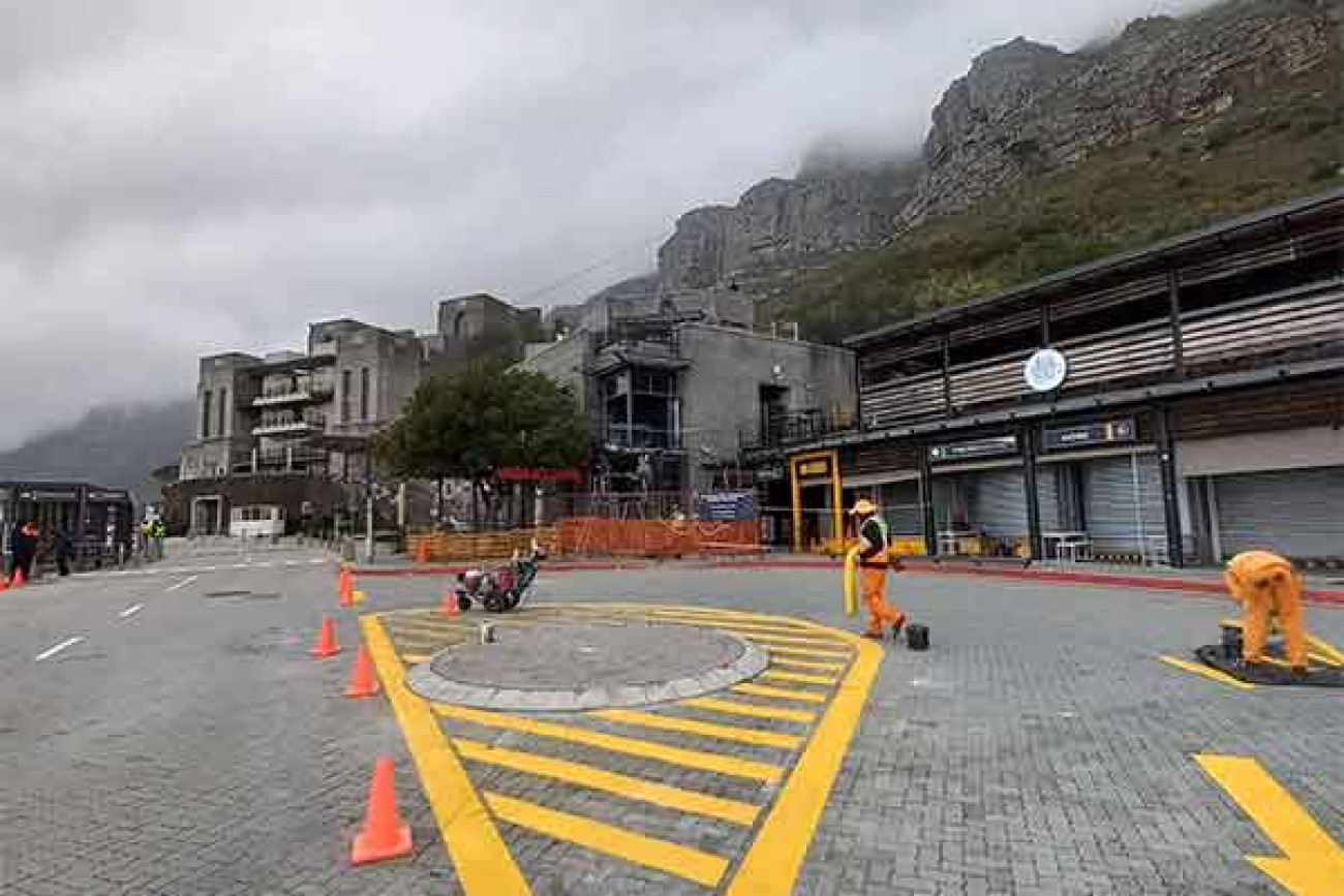Table Mountain Cableway yellow markings